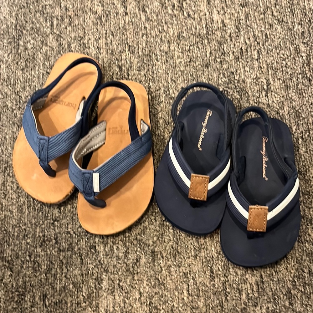 Toddler boys sandals.